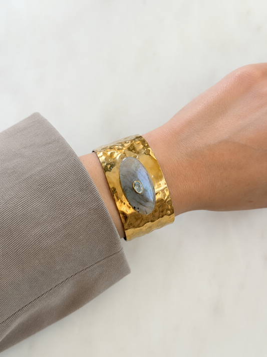 Gaia Cuff