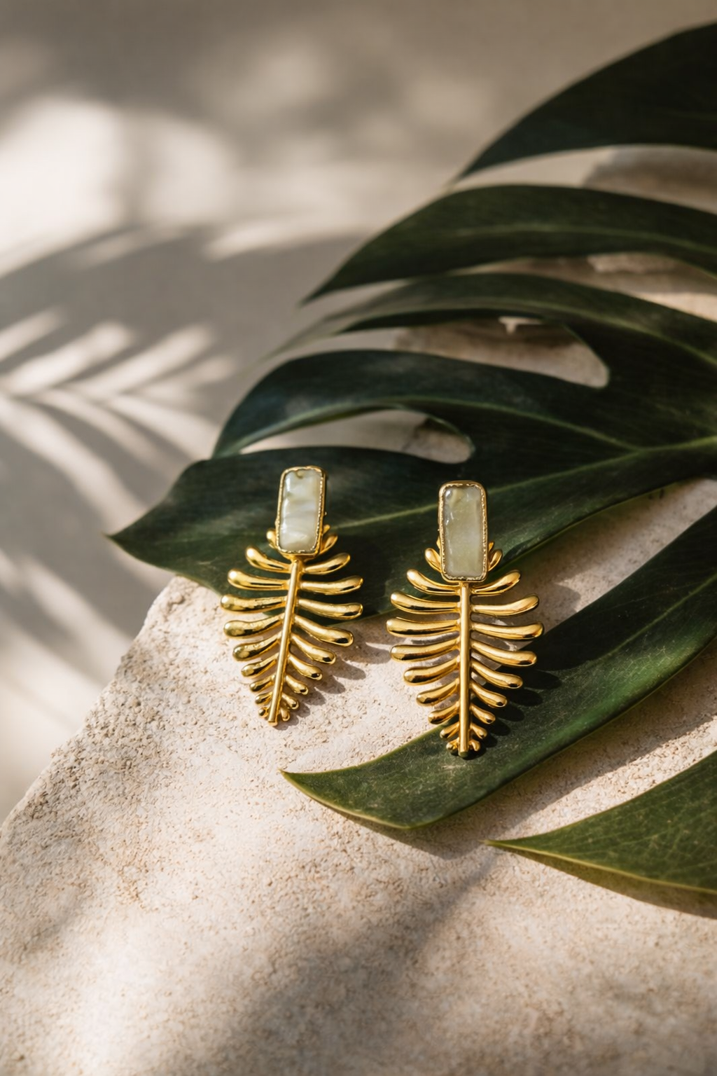 Isla Pearl Earrings