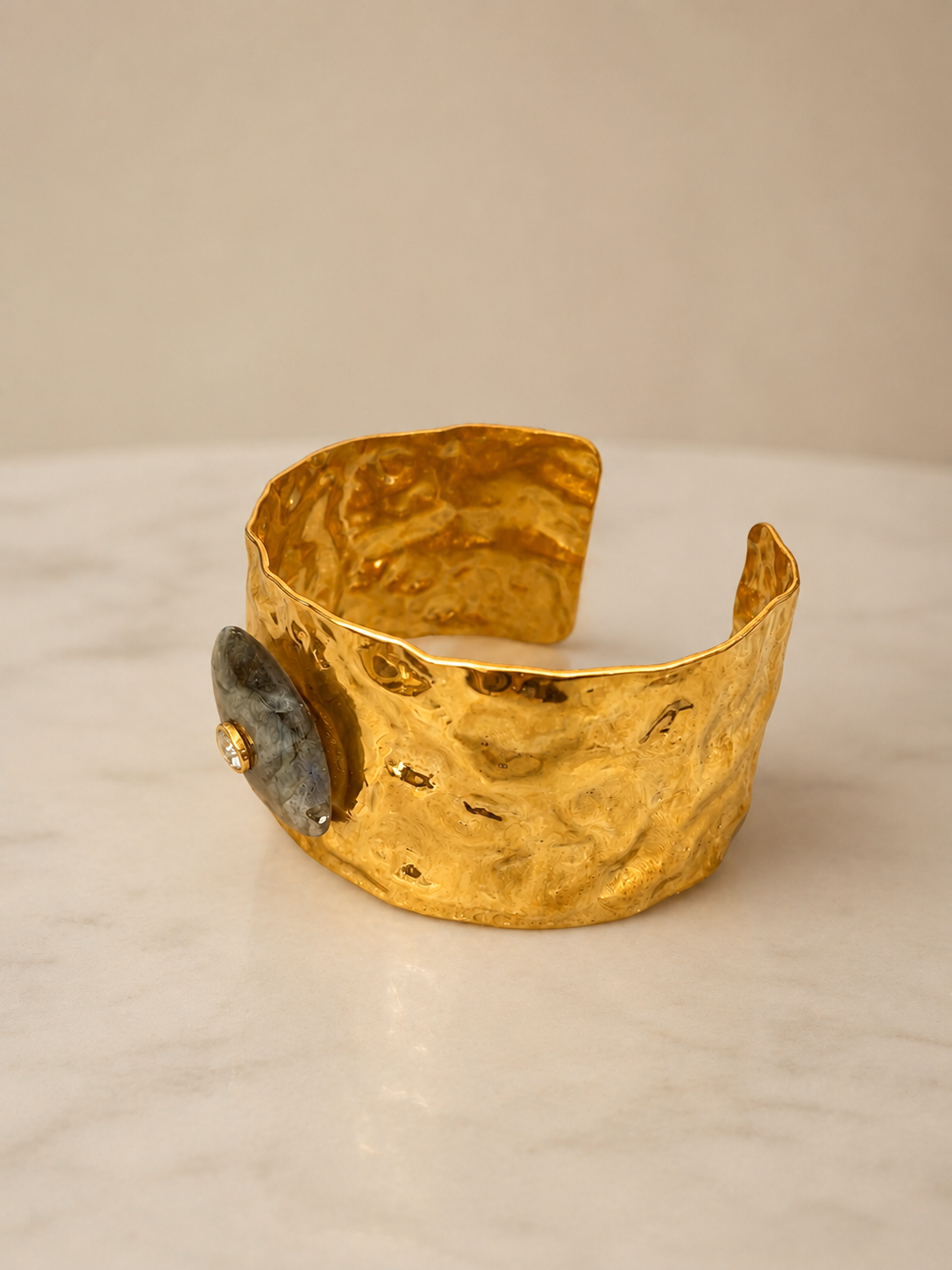 Gaia Cuff